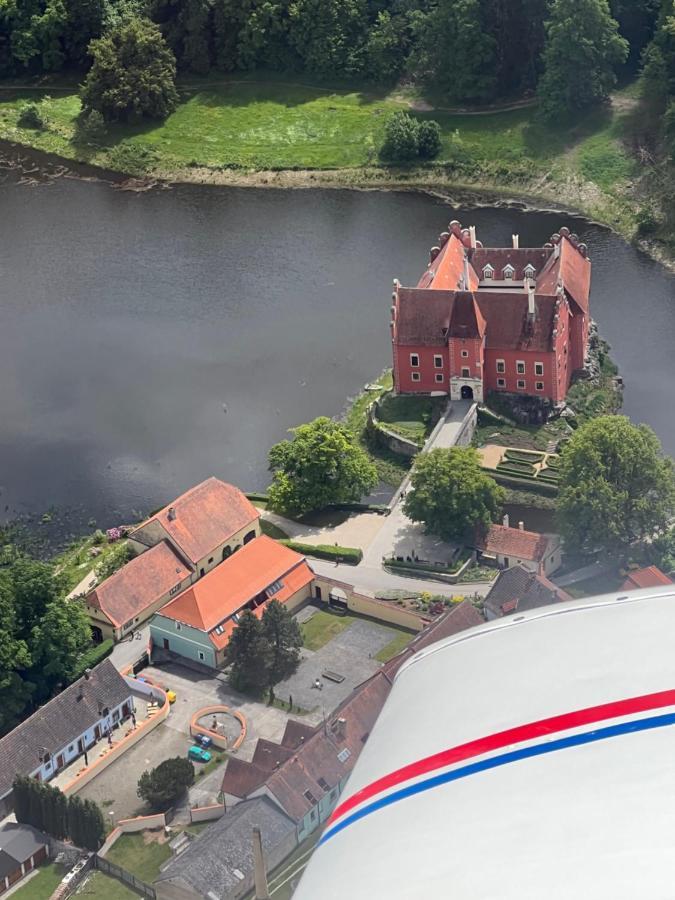 Penzion Tera U Zamku Cervena Lhota Pluhuv Zdar Luaran gambar